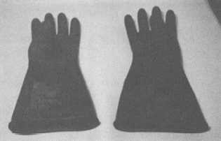 Heavy-duty utility gloves